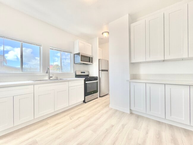 Foto del edificio - 707 W 48th St