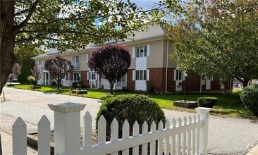Building Photo - 1371 Mendon Rd
