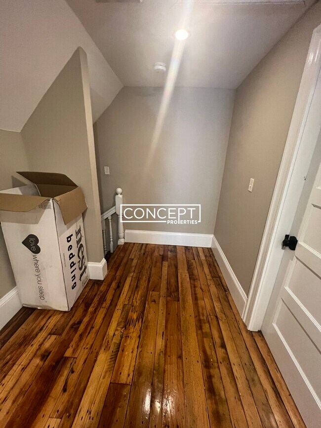 Building Photo - 1A Parker Hill Ter. Unit 3