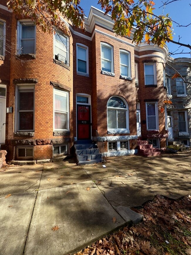 Building Photo - Spacious 3Bed/1Bath Townhome in Parkview -...