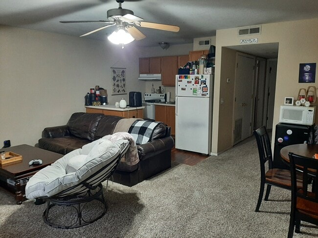 Photo - 124 W Maple Ave Townhome