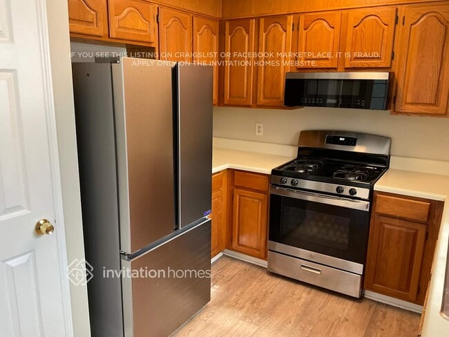 Foto del edificio - 2712 Inverloch Cir