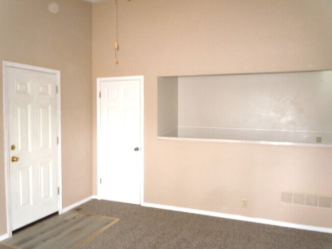 Building Photo - 517 Pepperhill Ct