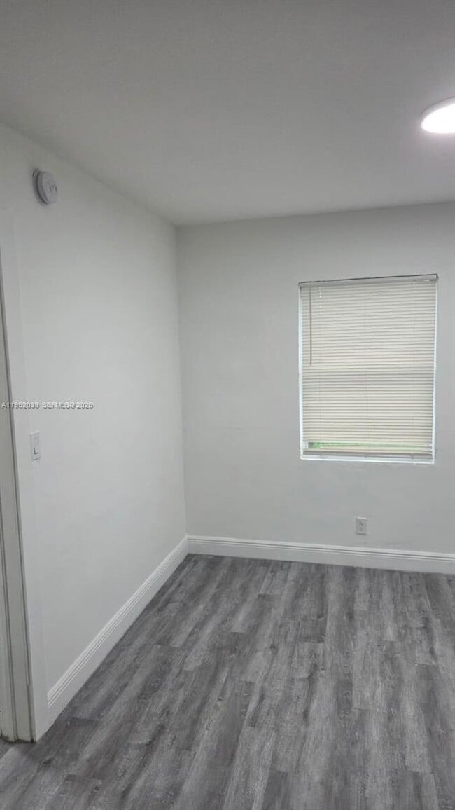 Foto del edificio - 855 NW 3rd Terrace