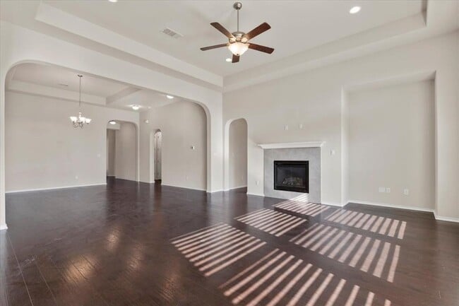 Building Photo - 532 Stone River Dr