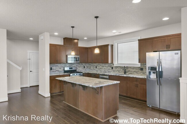 Foto del edificio - 4 br, 2.5 bath House - 14760 NW Shackelfor...