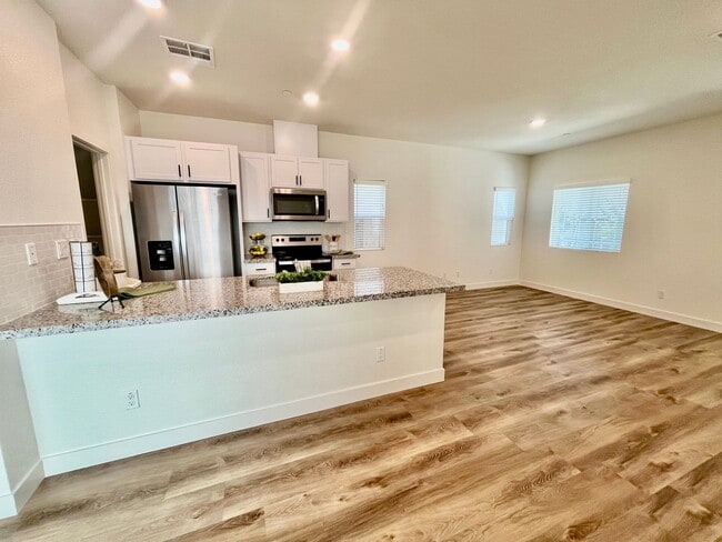 Building Photo - Nice 3 Bedroom Smart Home with Solar for R...