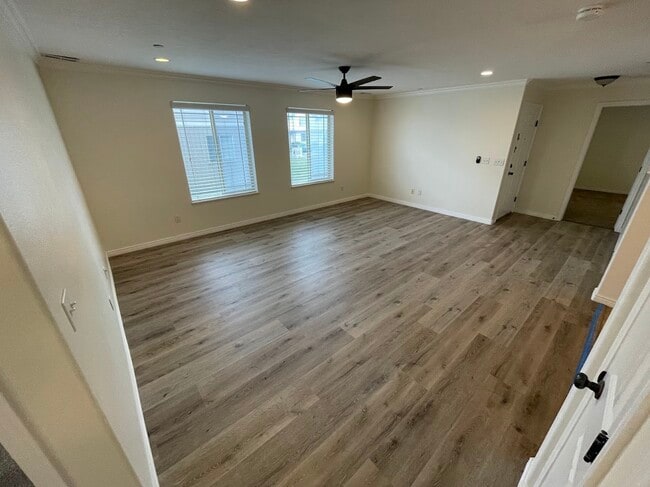 Living Room View 2 - 3812 E Rock Creek Rd