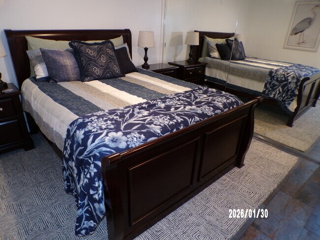 Building Photo - 1621 Hotel Cir S