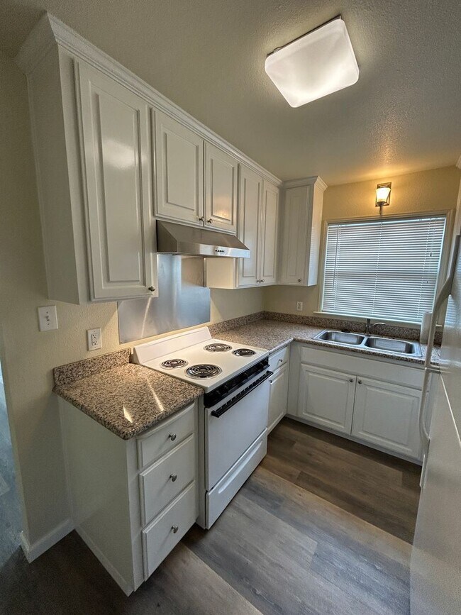Foto del edificio - New New New 2 bedroom house in Northwest H...