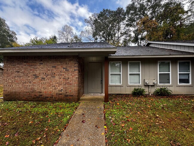 Foto del edificio - Room in Duplex on Washington St
