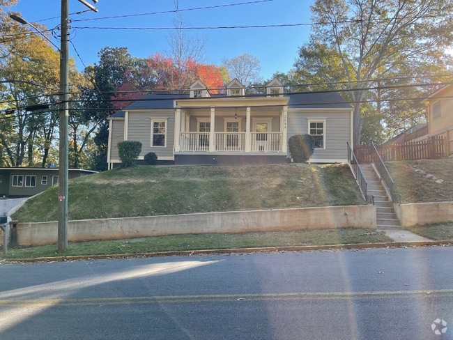 Building Photo - 3544 College St