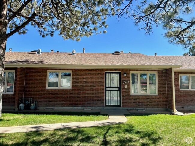 Building Photo - 2302 Cartier Dr