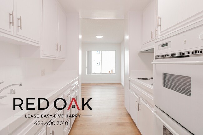 Foto del edificio - 319 S Clark Dr