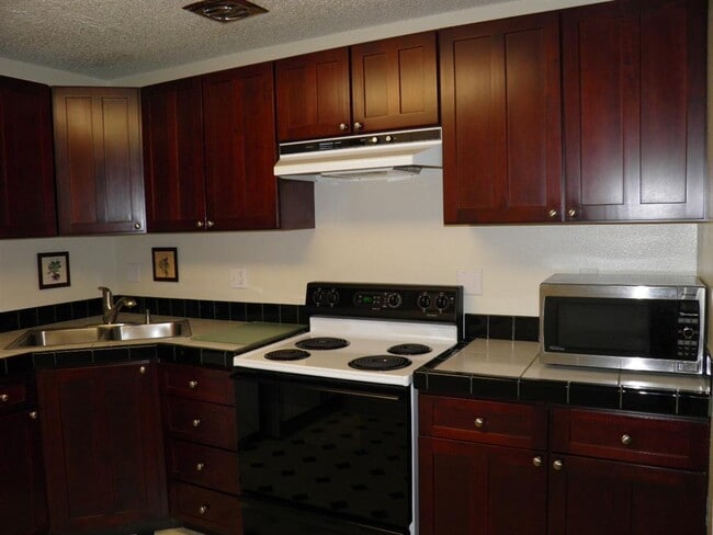 Building Photo - 1700 NE WELLS ACRES ROAD #26, BEND, OREGON...