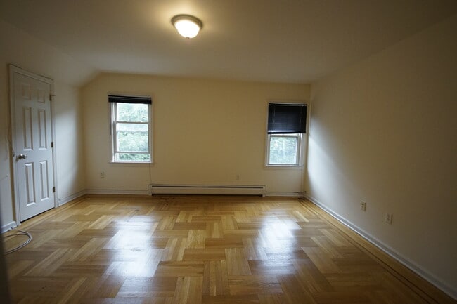 Foto del edificio - 1518 River Rd