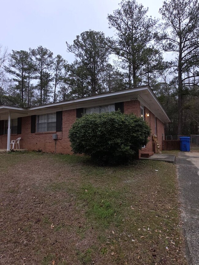 Building Photo - Kings Mountain