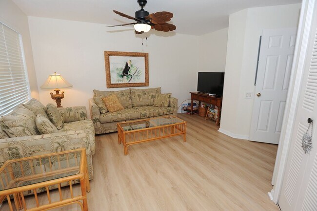 Foto del edificio - 3930 Windward Passage Cir