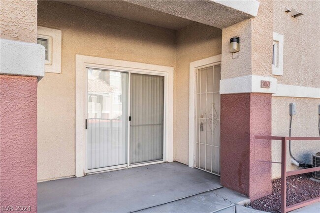 Building Photo - 5855 Valley Dr