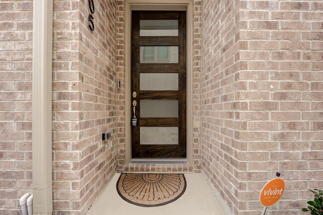 Building Photo - Beautiful 3Bed 3.5bath Home!