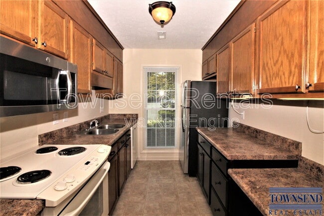 Building Photo - 2712 Helaman Ct
