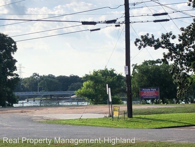 Foto del edificio - 3 br, 2.5 bath House - 1701 Bluebonnet Lane
