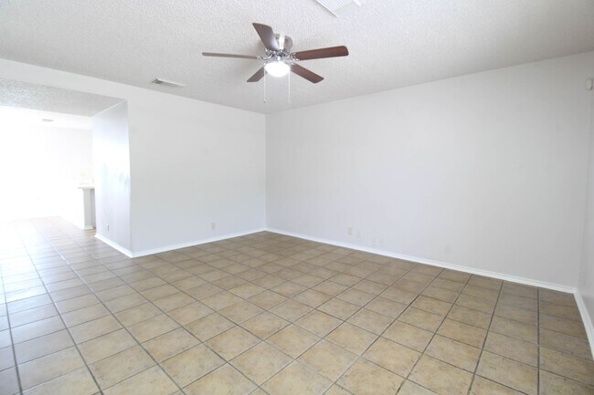 Building Photo - 5515 Kenton Bluff