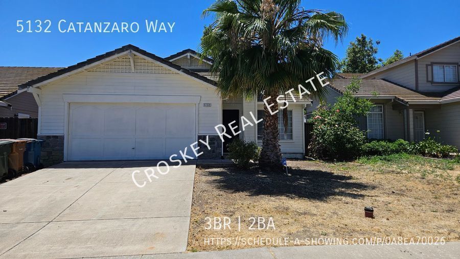 Primary Photo - Move in ready! Spacious floor plan, close ...