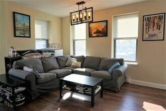 Building Photo - 2 Cypress Rd