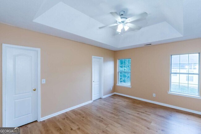 Foto del edificio - 235 Summer Hill Cir