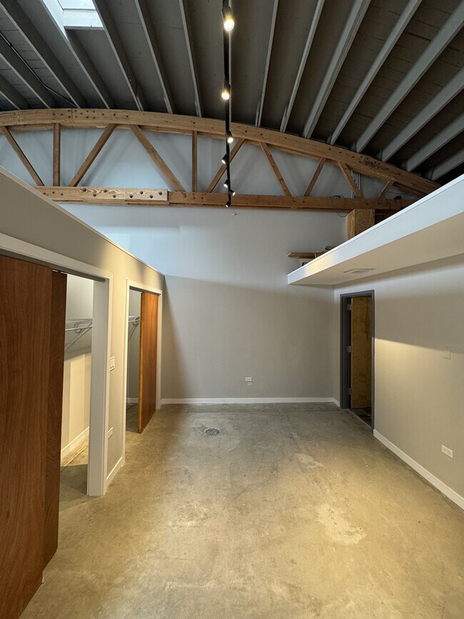 Foto del edificio - 1711 Darrow Ave