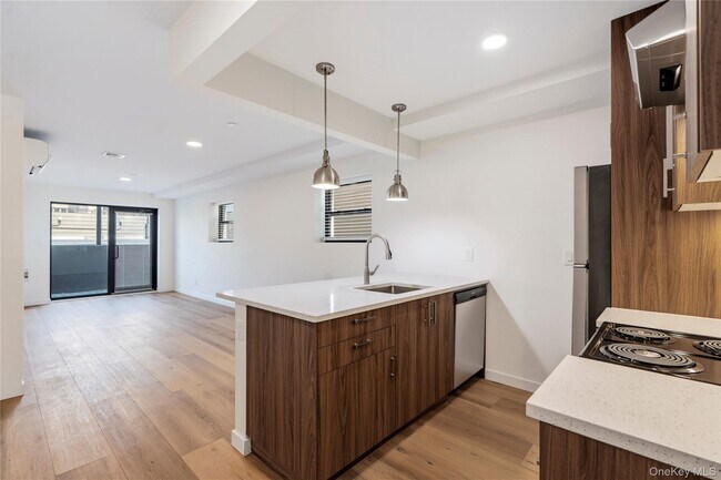 Foto del edificio - 62-49 60th St
