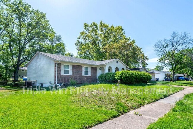Foto del edificio - 2250 Spoonwood Dr