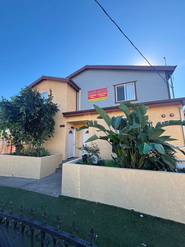 Building Photo - 620 W 52nd St