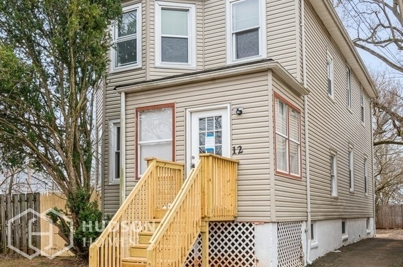 Primary Photo - NOW AVAIALBLE! - 12 Fairview Ave Unit 2, S...