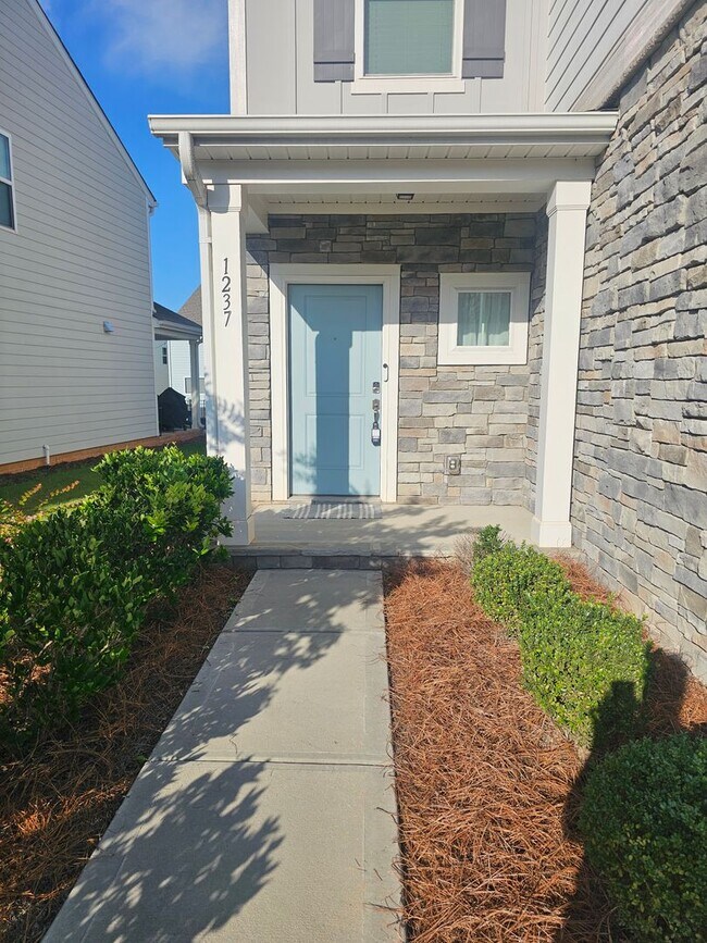 Foto del edificio - 1237 Scotch Meadows Loop