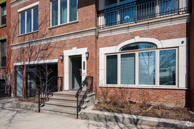 Entrada - 51 Woodhull St