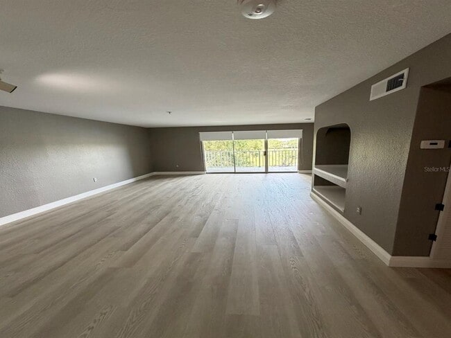 Photo - 13803 Fairway Island Dr Apartment