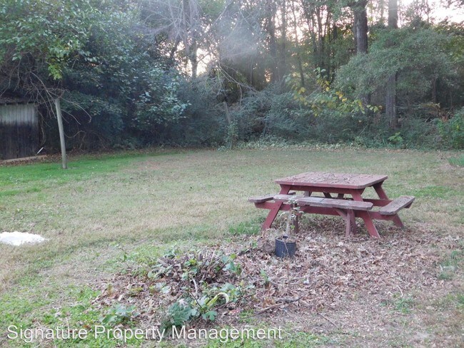 Foto del edificio - 11199 Elmont Rd