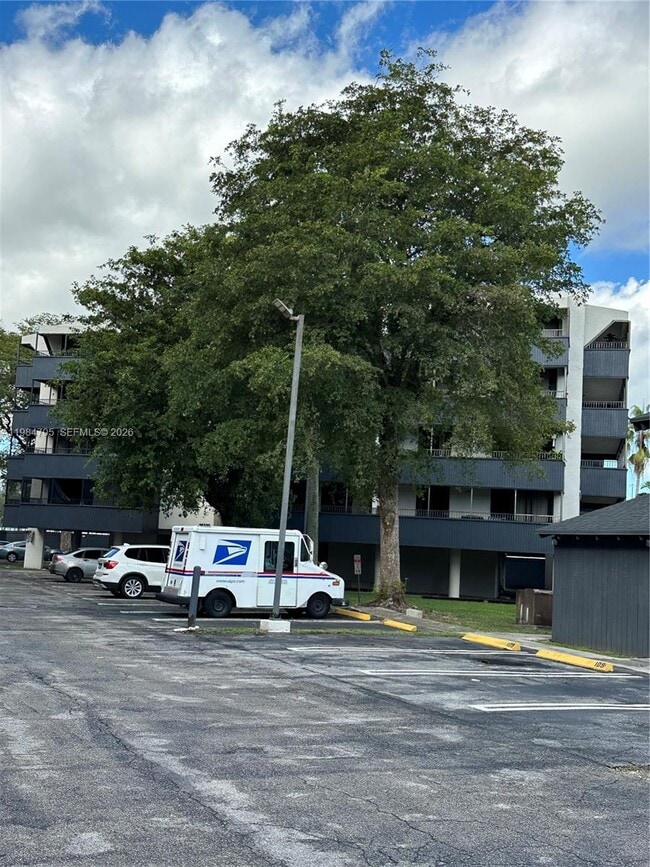 Foto del edificio - 16220 NW 2nd Ave