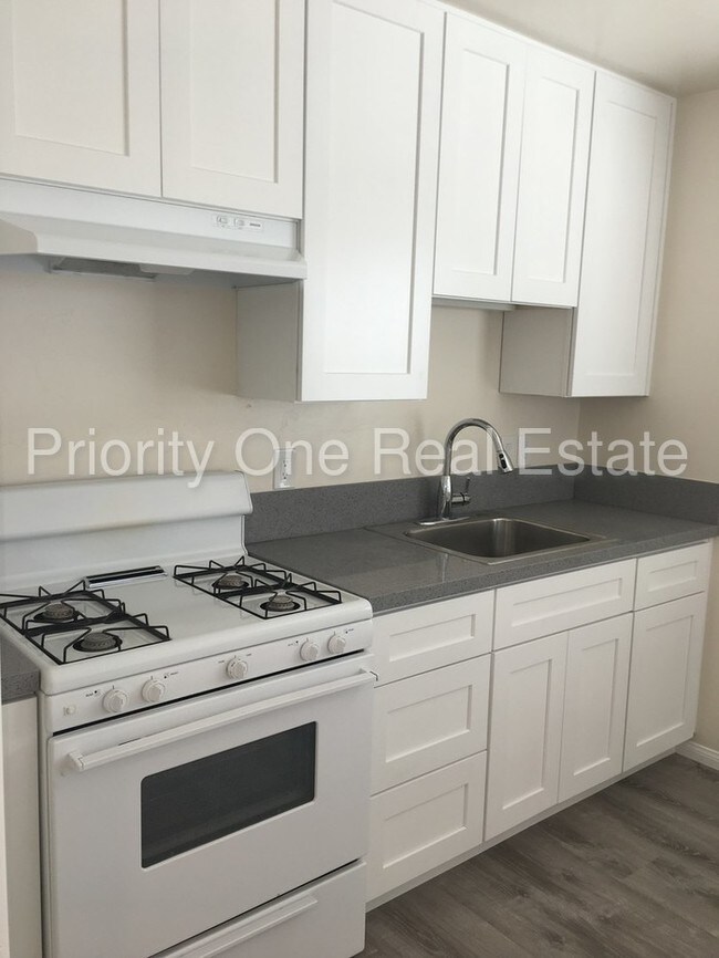 Foto del edificio - 515 Ivy Ln