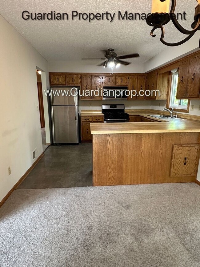 Foto del edificio - Savage Single Family Home, 2 Car Garage, F...