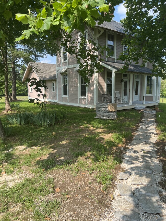 Building Photo - 1173 Bracketts Farm Rd