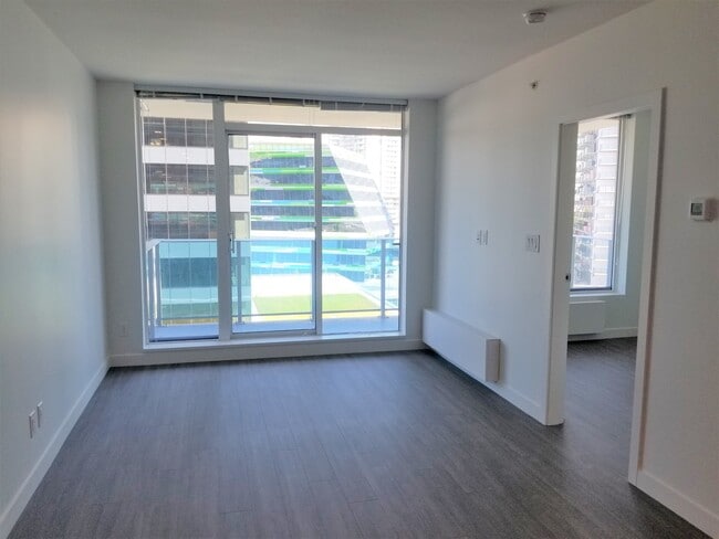 Photo du bâtiment - 13615 Fraser Hwy