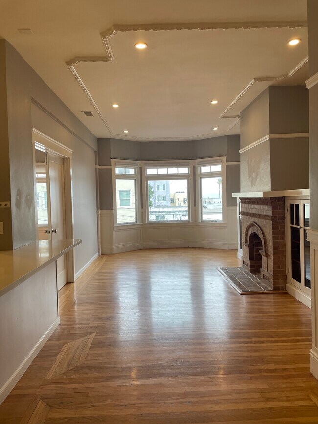 Building Photo - 853 Lombard St