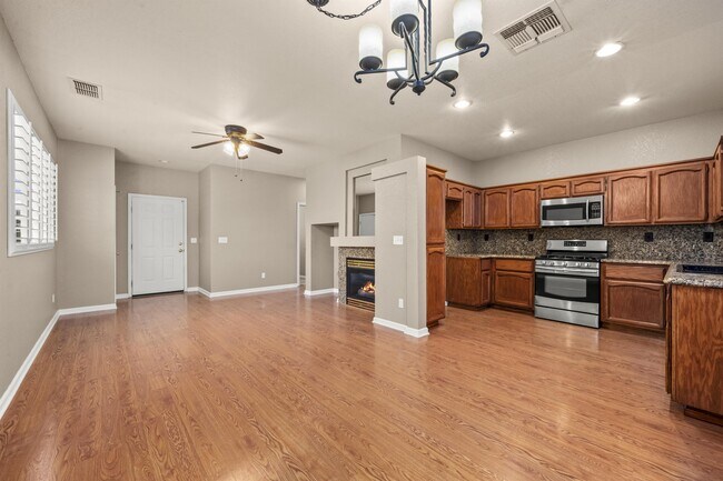Foto del edificio - 8270 Rendham Way