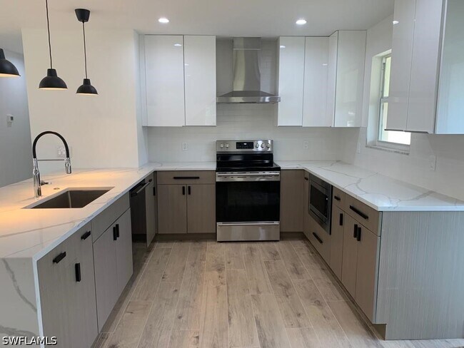 Foto del edificio - 811 94th Ave N