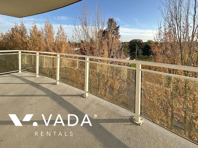 Building Photo - King Edward Village 1 BR APT Rental 553-1483 East King Edward Ave Vancouver: VADA