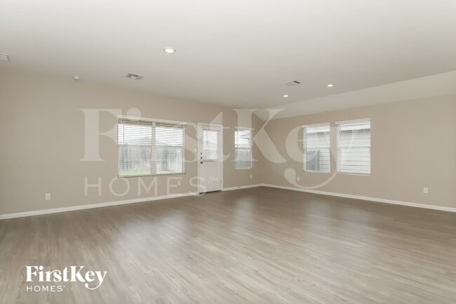 Building Photo - 1220 Treehouse Ln