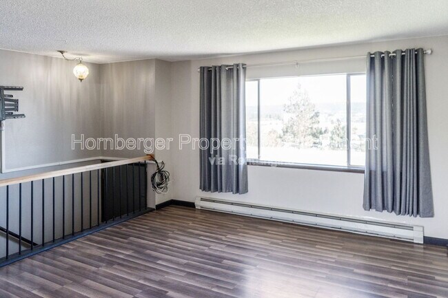 Foto del edificio - 13726 E Mission Ave